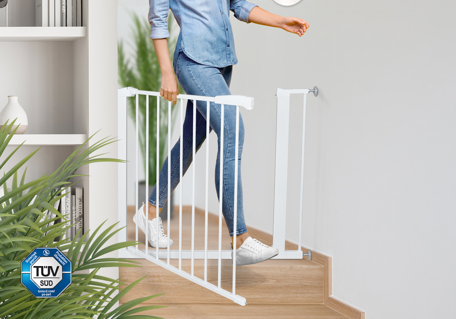 IMPAG® Treppenschutzgitter Swing Shut mit breiter Tür 78 - 110 cm